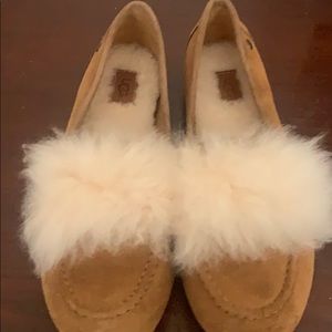 Ugg fuzzy loafers chestnut shearling flats size 7